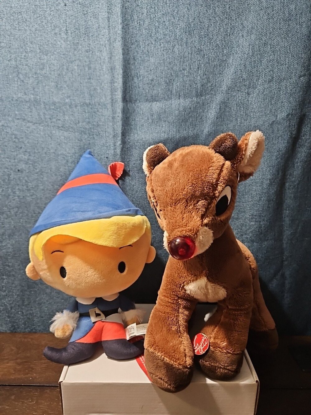 Rudolph the Red-Nosed Reindeer & Hermey the Elf Plush - Picture 7 of 16